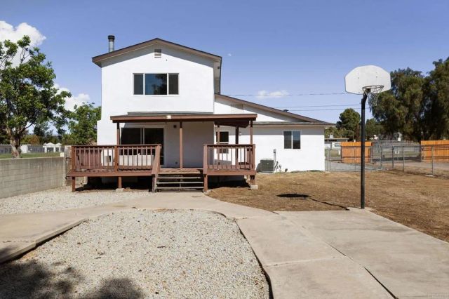 611 9TH Street, Ramona, CA 92065