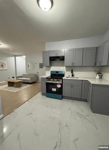 419 14th Street 417, Newark, NJ 07103