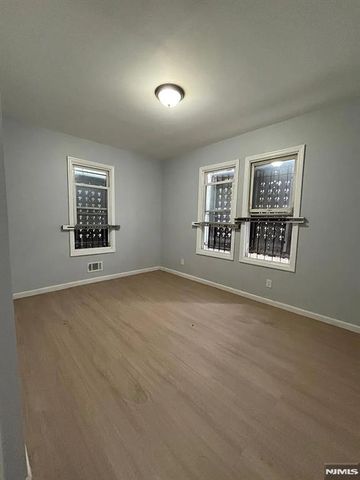 419 14th Street 417, Newark, NJ 07103