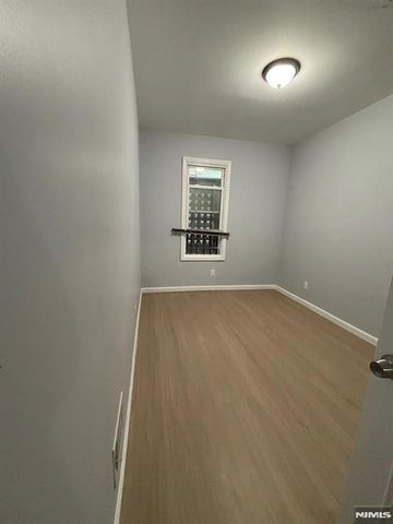 419 14th Street 417, Newark, NJ 07103