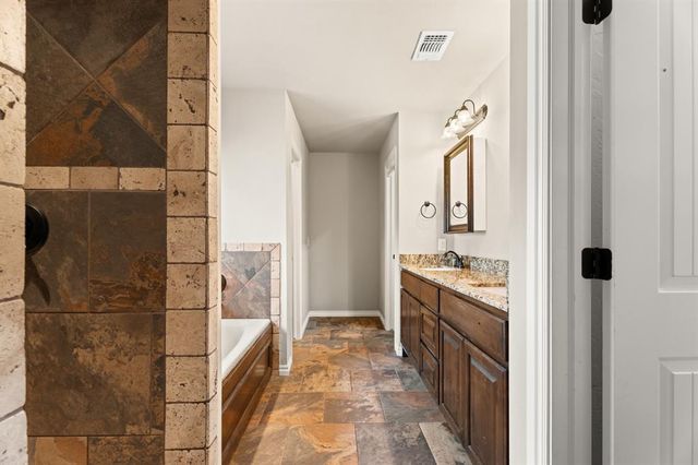 4924 Champlain Place, Edmond, OK 73025