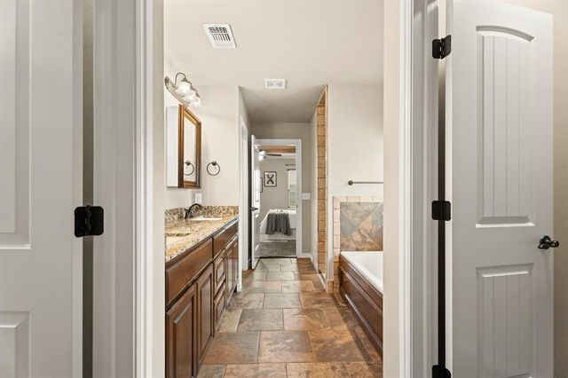 4924 Champlain Place, Edmond, OK 73025