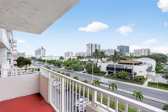3201 NE 14th St Cswy 501, Pompano Beach, FL 33062