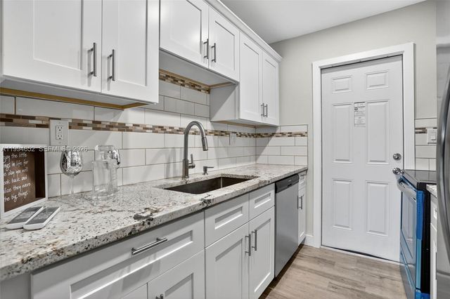 3201 NE 14th St Cswy 501, Pompano Beach, FL 33062