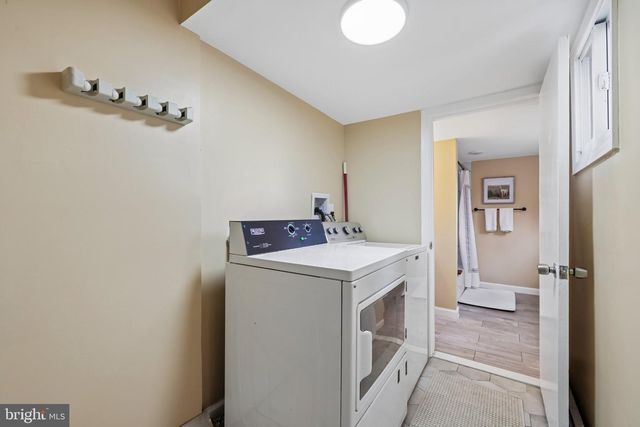 5705 AGER RD, Hyattsville, MD 20782