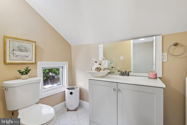 5705 AGER RD, Hyattsville, MD 20782