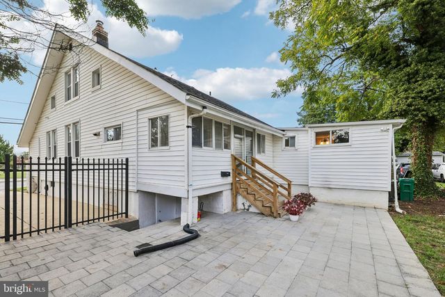 5705 AGER RD, Hyattsville, MD 20782