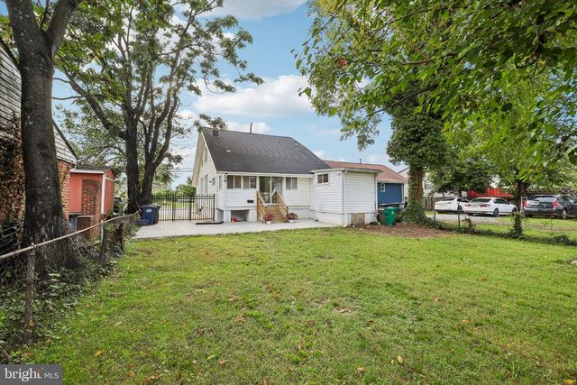 5705 AGER RD, Hyattsville, MD 20782