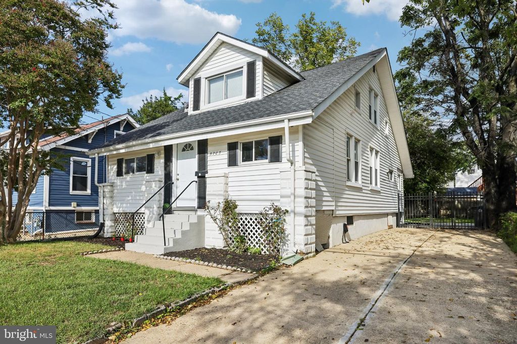 5705 AGER RD, Hyattsville, MD 20782
