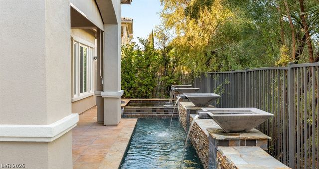 2142 Country Cove Court, Las Vegas, NV 89135