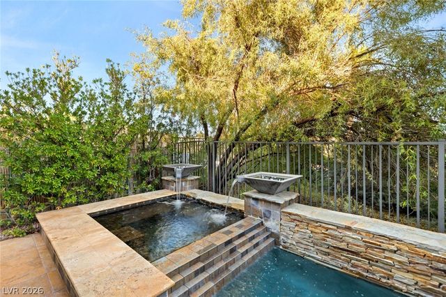 2142 Country Cove Court, Las Vegas, NV 89135