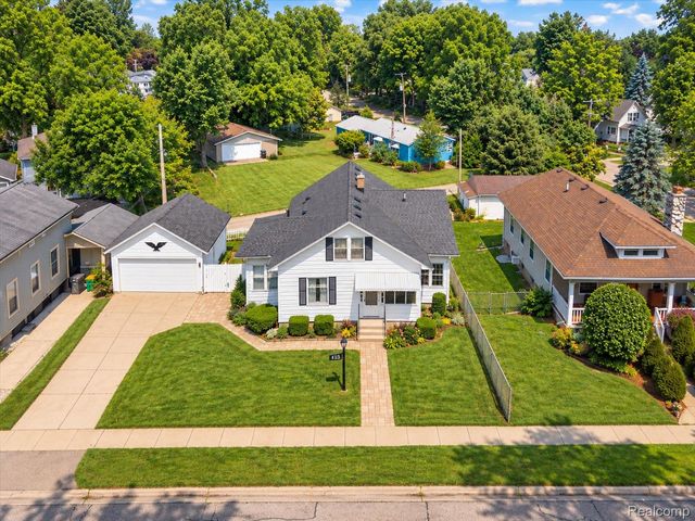 410 S Center Street, Howell, MI 48843