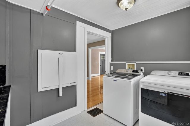 410 S Center Street, Howell, MI 48843