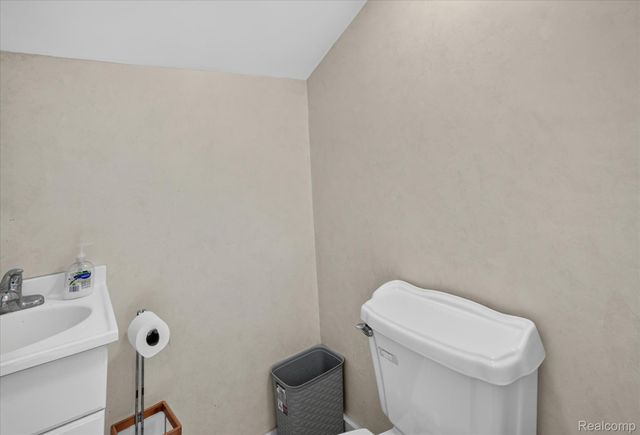 410 S Center Street, Howell, MI 48843