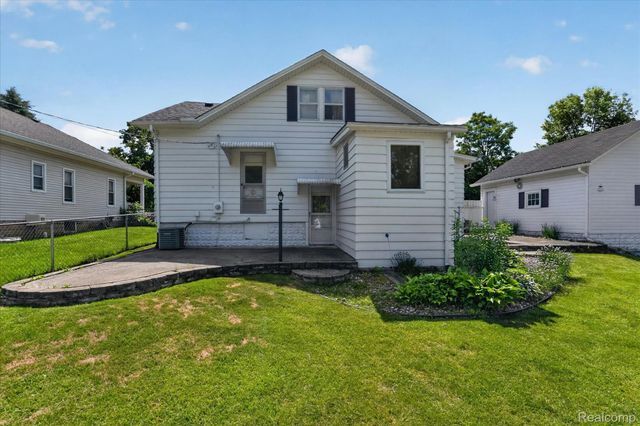 410 S Center Street, Howell, MI 48843
