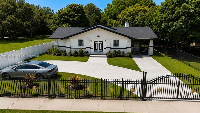 1860 NW 81st St, Miami, FL 33147