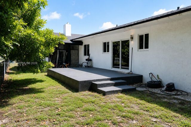 1860 NW 81st St, Miami, FL 33147