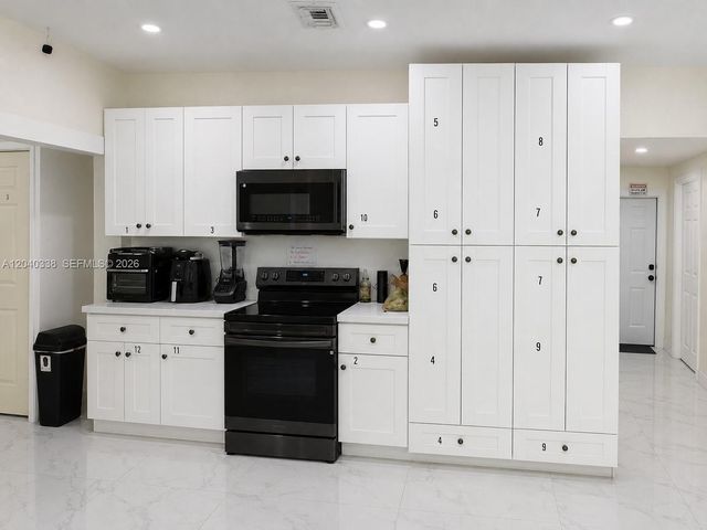 1860 NW 81st St, Miami, FL 33147