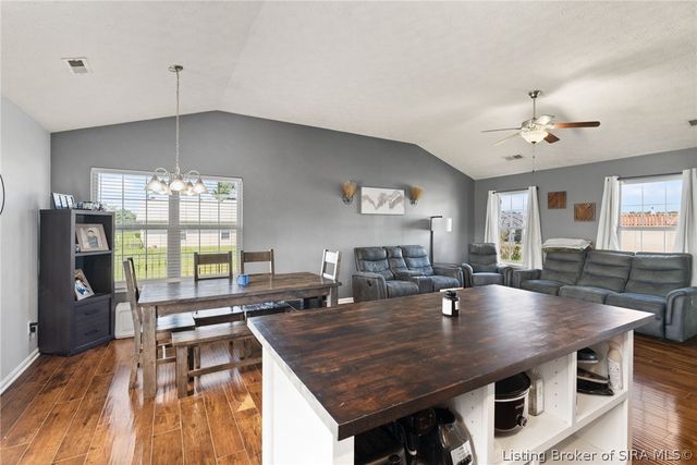 11909 Columbus Parkway, Sellersburg, IN 47172