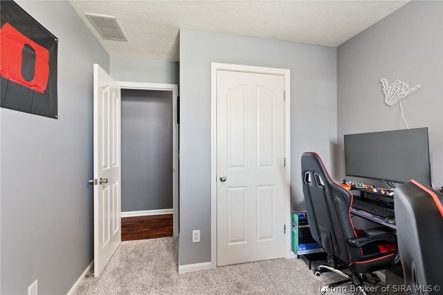 11909 Columbus Parkway, Sellersburg, IN 47172