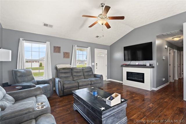 11909 Columbus Parkway, Sellersburg, IN 47172