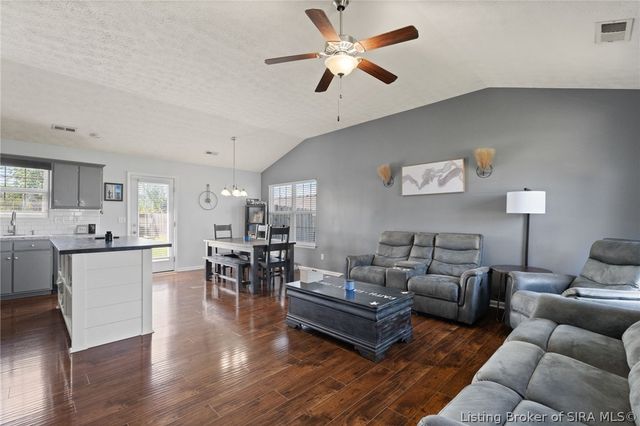 11909 Columbus Parkway, Sellersburg, IN 47172
