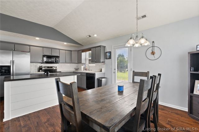 11909 Columbus Parkway, Sellersburg, IN 47172