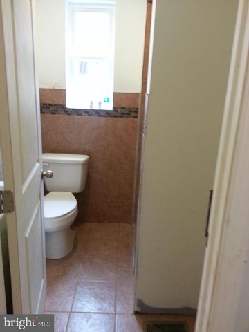 211 S 45TH ST, Philadelphia, PA 19104