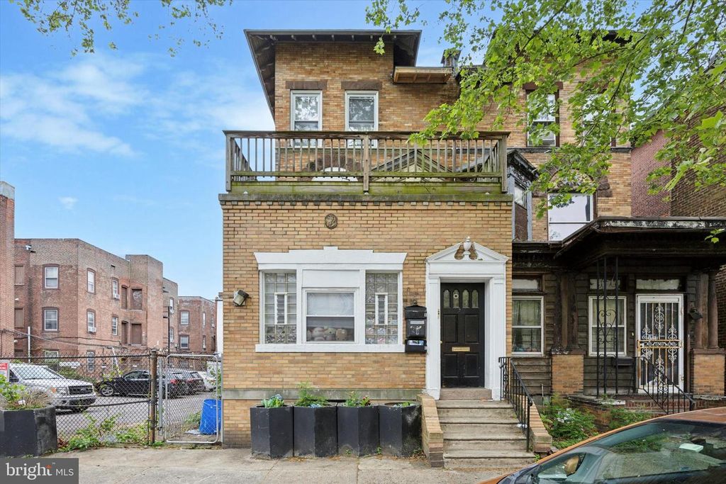 211 S 45TH ST, Philadelphia, PA 19104