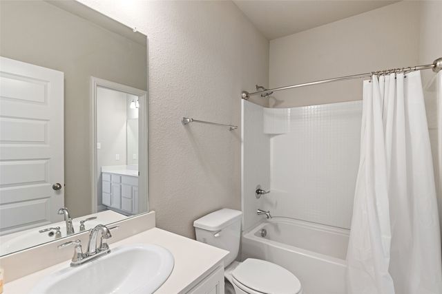 9008 Cattle Herd Drive, Fort Worth, TX 76123
