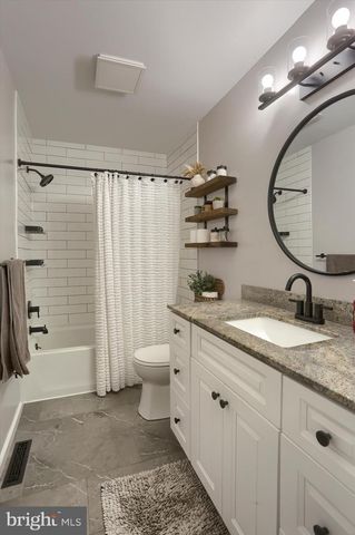 56 CARDINAL DR, Hanover, PA 17331