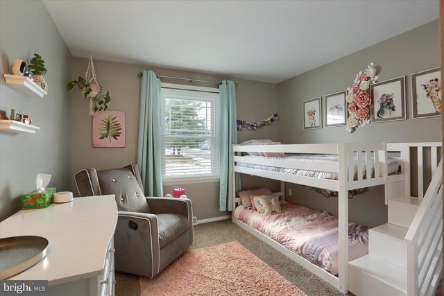 56 CARDINAL DR, Hanover, PA 17331