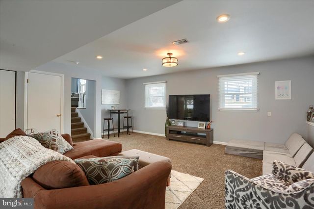 56 CARDINAL DR, Hanover, PA 17331