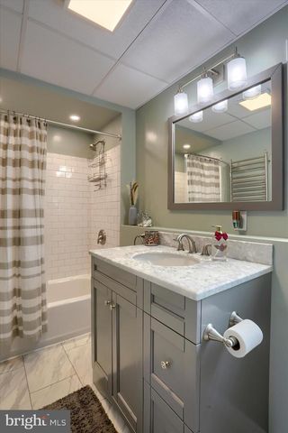 56 CARDINAL DR, Hanover, PA 17331