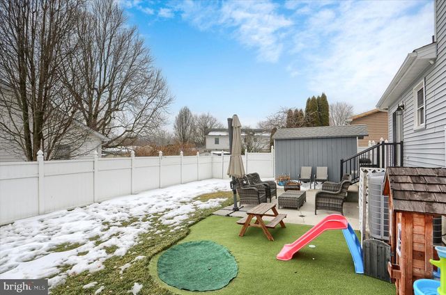 56 CARDINAL DR, Hanover, PA 17331