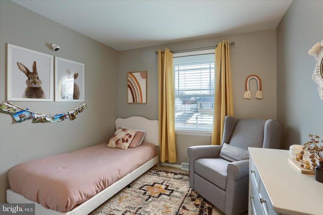 56 CARDINAL DR, Hanover, PA 17331