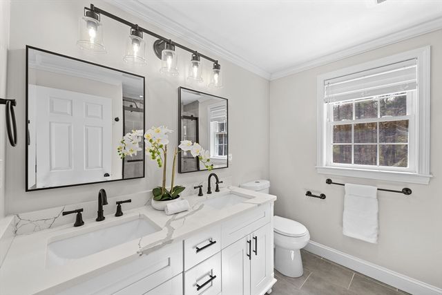 8 Virginia Ave, Sutton, MA 01590