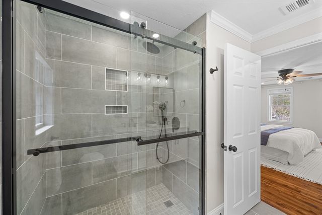 8 Virginia Ave, Sutton, MA 01590