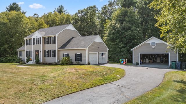 8 Virginia Ave, Sutton, MA 01590