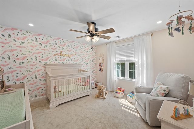 8 Virginia Ave, Sutton, MA 01590