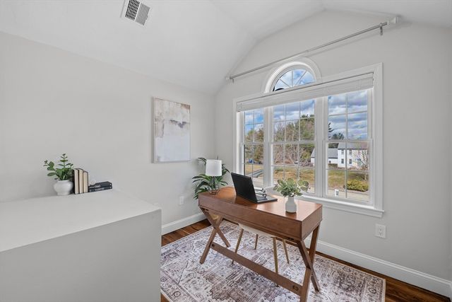 8 Virginia Ave, Sutton, MA 01590