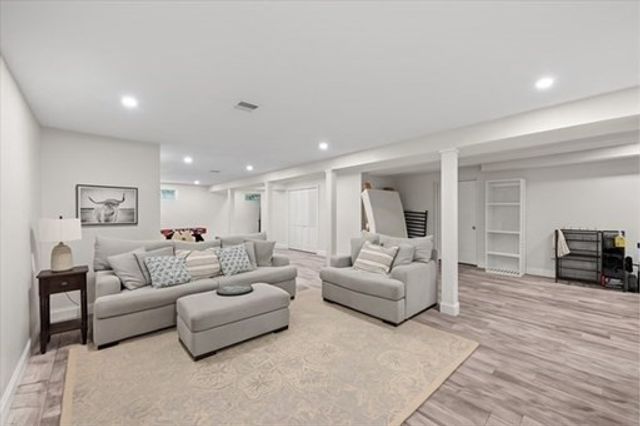 8 Virginia Ave, Sutton, MA 01590