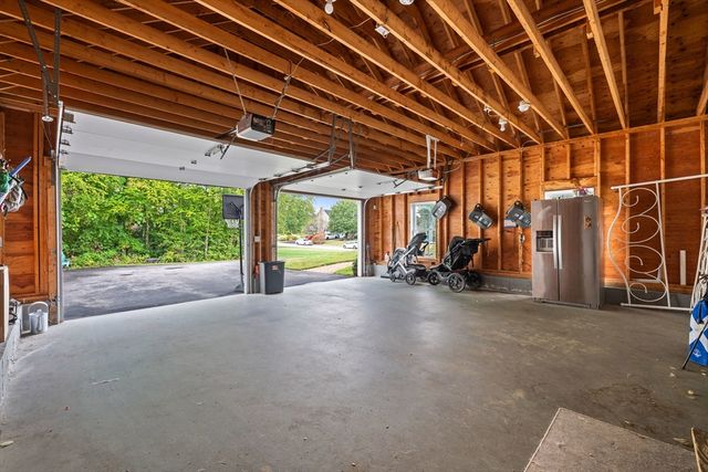 8 Virginia Ave, Sutton, MA 01590