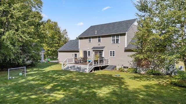 8 Virginia Ave, Sutton, MA 01590