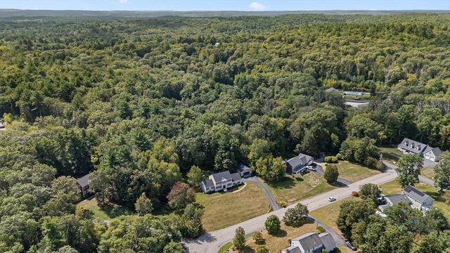 8 Virginia Ave, Sutton, MA 01590