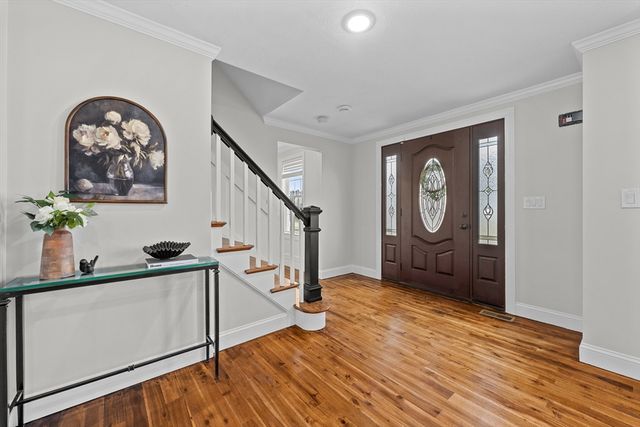 8 Virginia Ave, Sutton, MA 01590