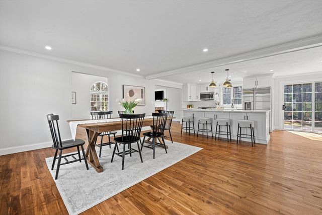 8 Virginia Ave, Sutton, MA 01590