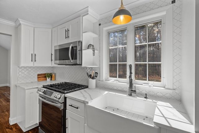 8 Virginia Ave, Sutton, MA 01590