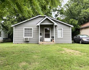 1212 W Cherry Street, Paris, TX 75460
