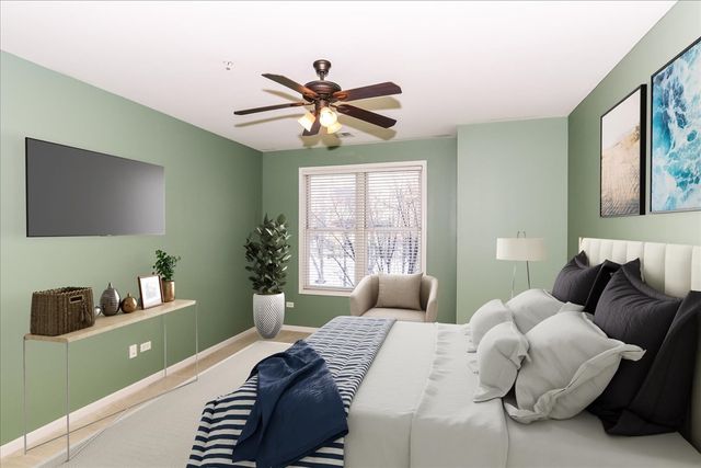 275 E Railroad Avenue 101, Bartlett, IL 60103